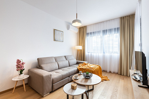 Furnished 1-Bedroom Apartment 42.5m² in Bečići – Sea View Balcony + Garage
